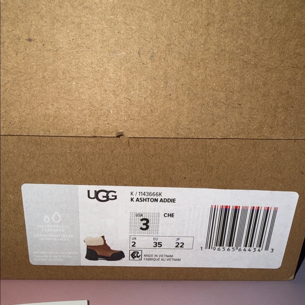 UGG Kids Brown & Black Shearling-Trim Lace-Up Boots with Red Accents - Picture 13 of 15
